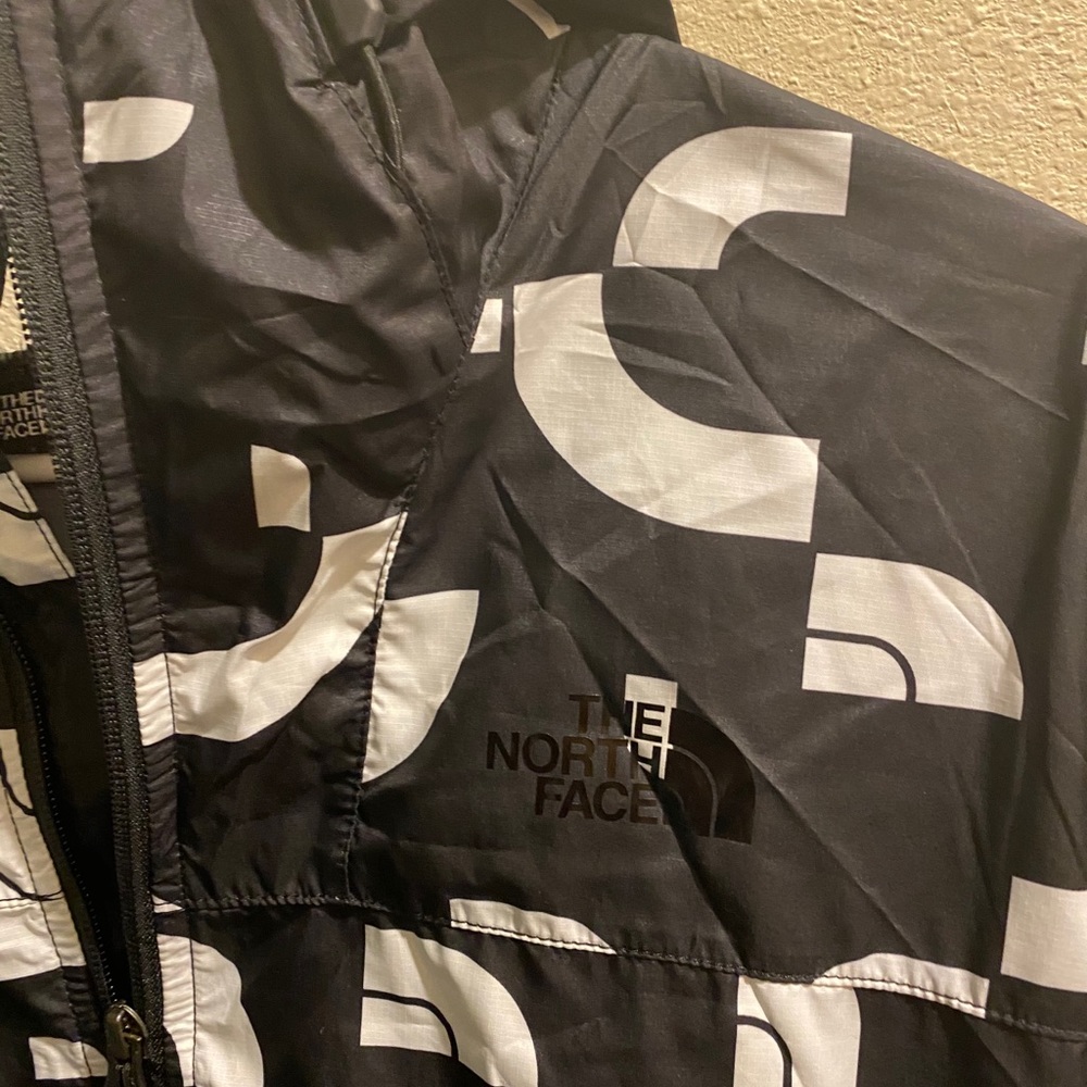 Men’s Northface jacket - Picture 2 of 4